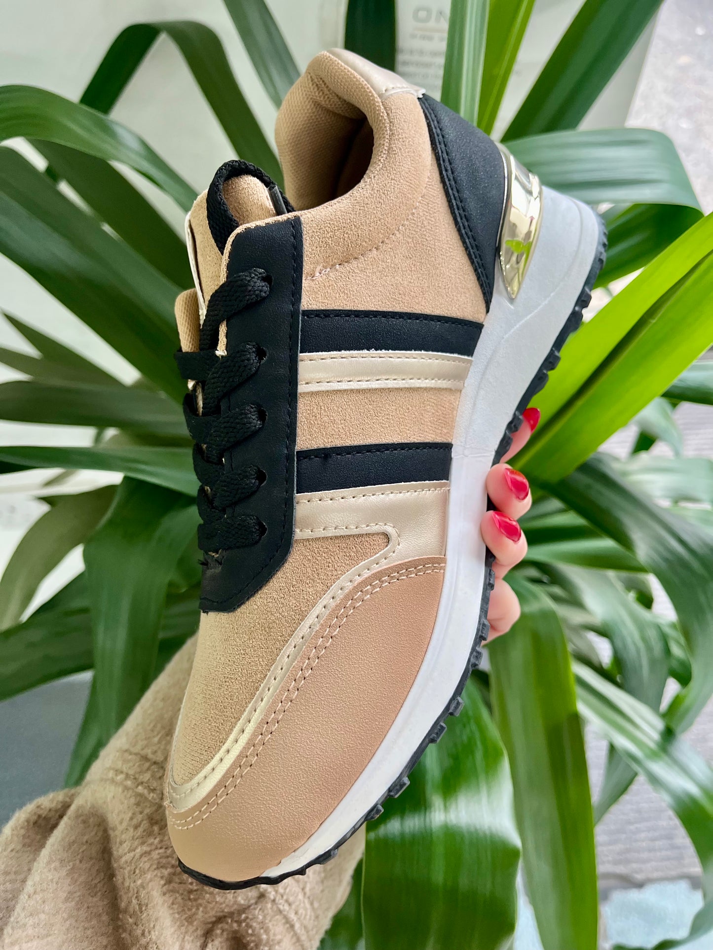 Beige / Black Trainers