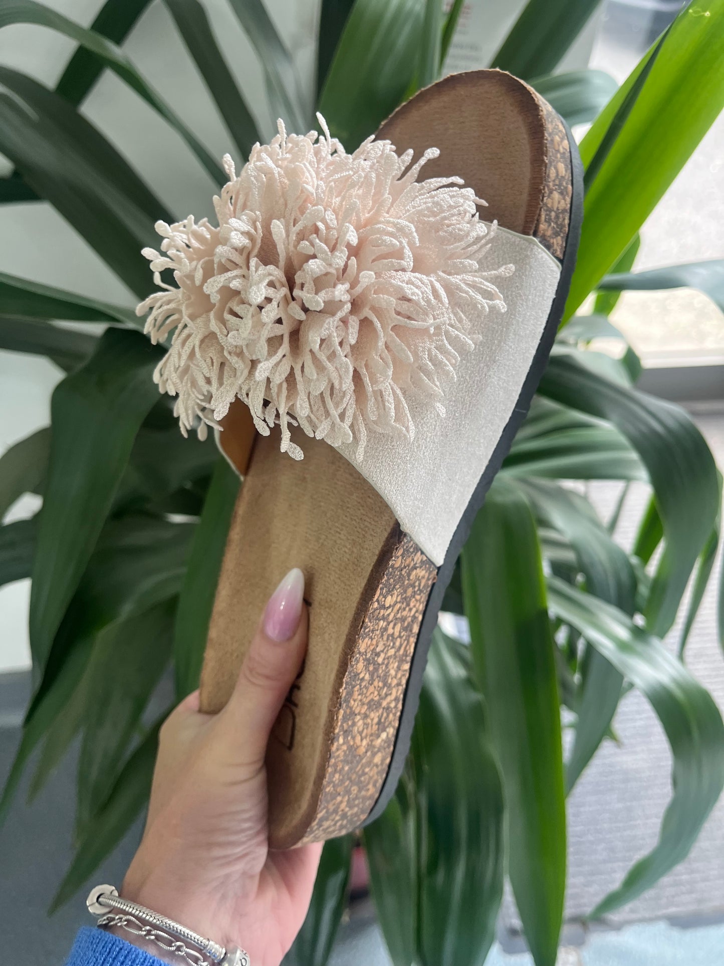 Corkbed Urchin Sliders  - Cream