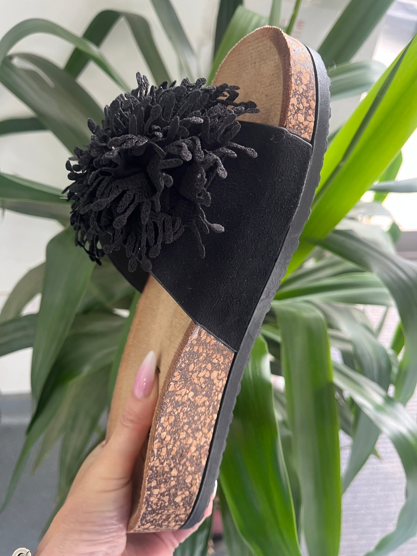 Corkbed Urchin Sliders  - Black